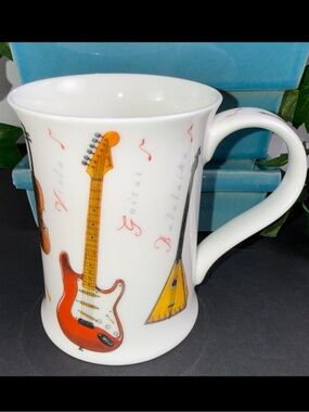Y2K Dunoon Cotswold Musical Mug Richard Pattis Instruments Guitar Bag Pipes